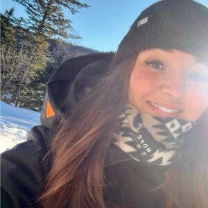 Meet your Posher, Alexandra